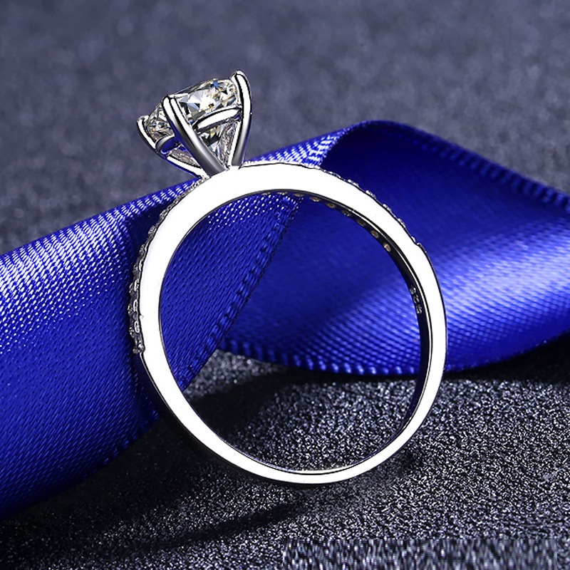Moissanite Four Claws