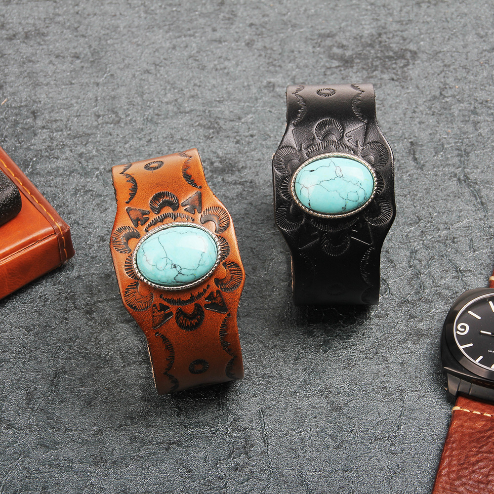 Fashion Turquoise Totem Leather Bracelet - Detail View 2