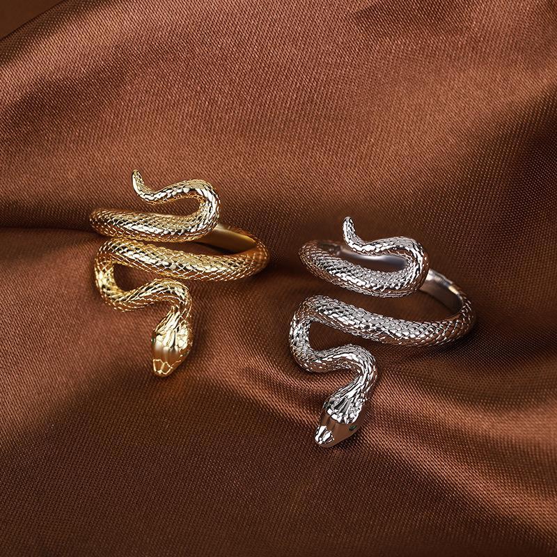Silver Winding Diamond Green Eye Snake Ring