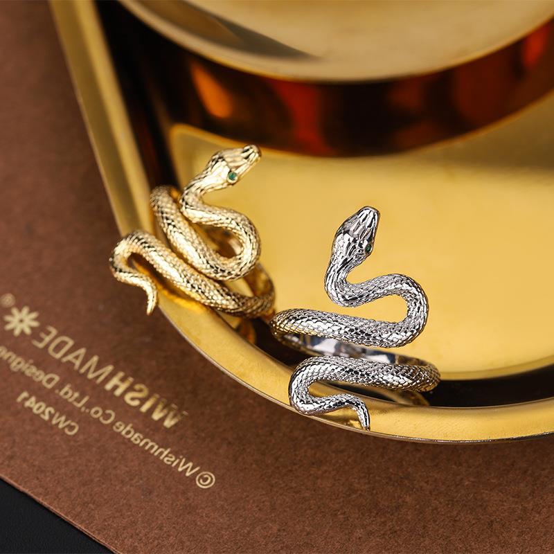 Adjustable opening of the snake ring
