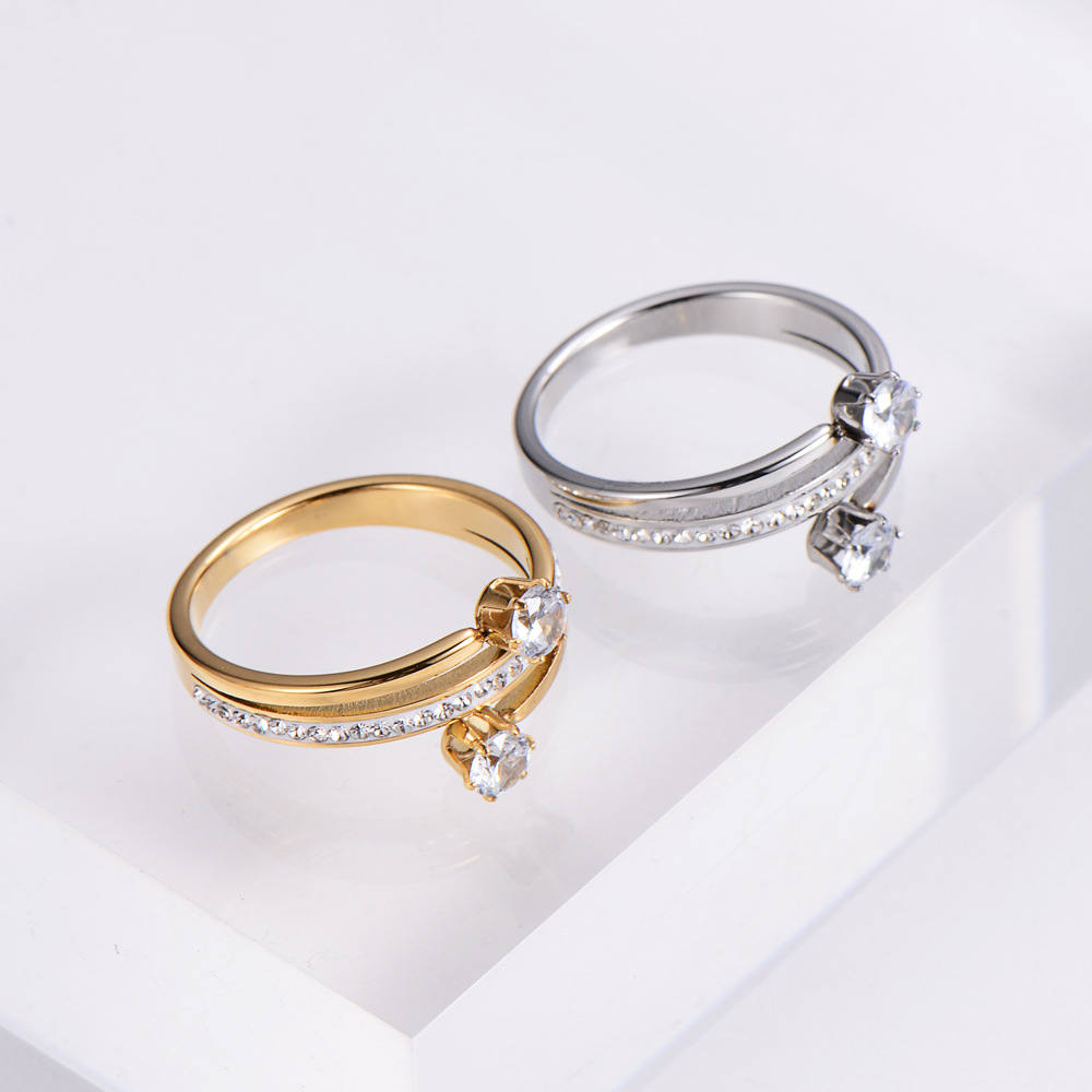 Elegant Spiral Zircon Female Ring 4