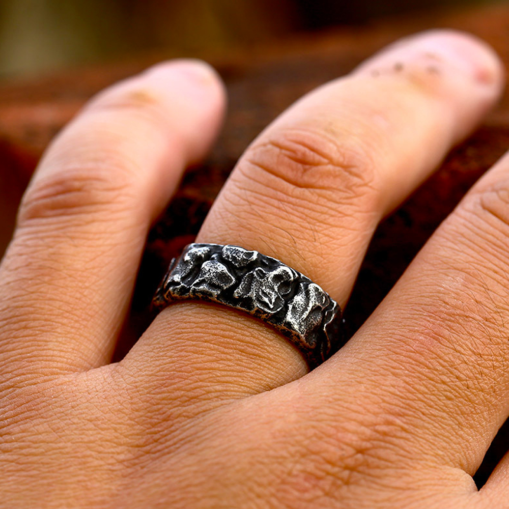 Women's Fashion Stainless Steel Ring - Image 1