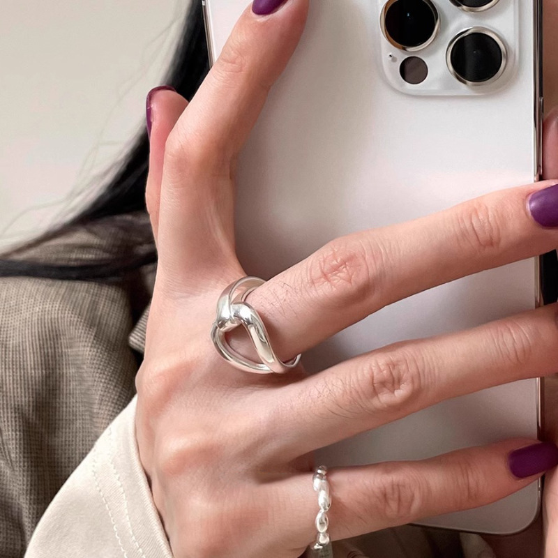 Female Hollow Line Irregular Cross Ring 4
