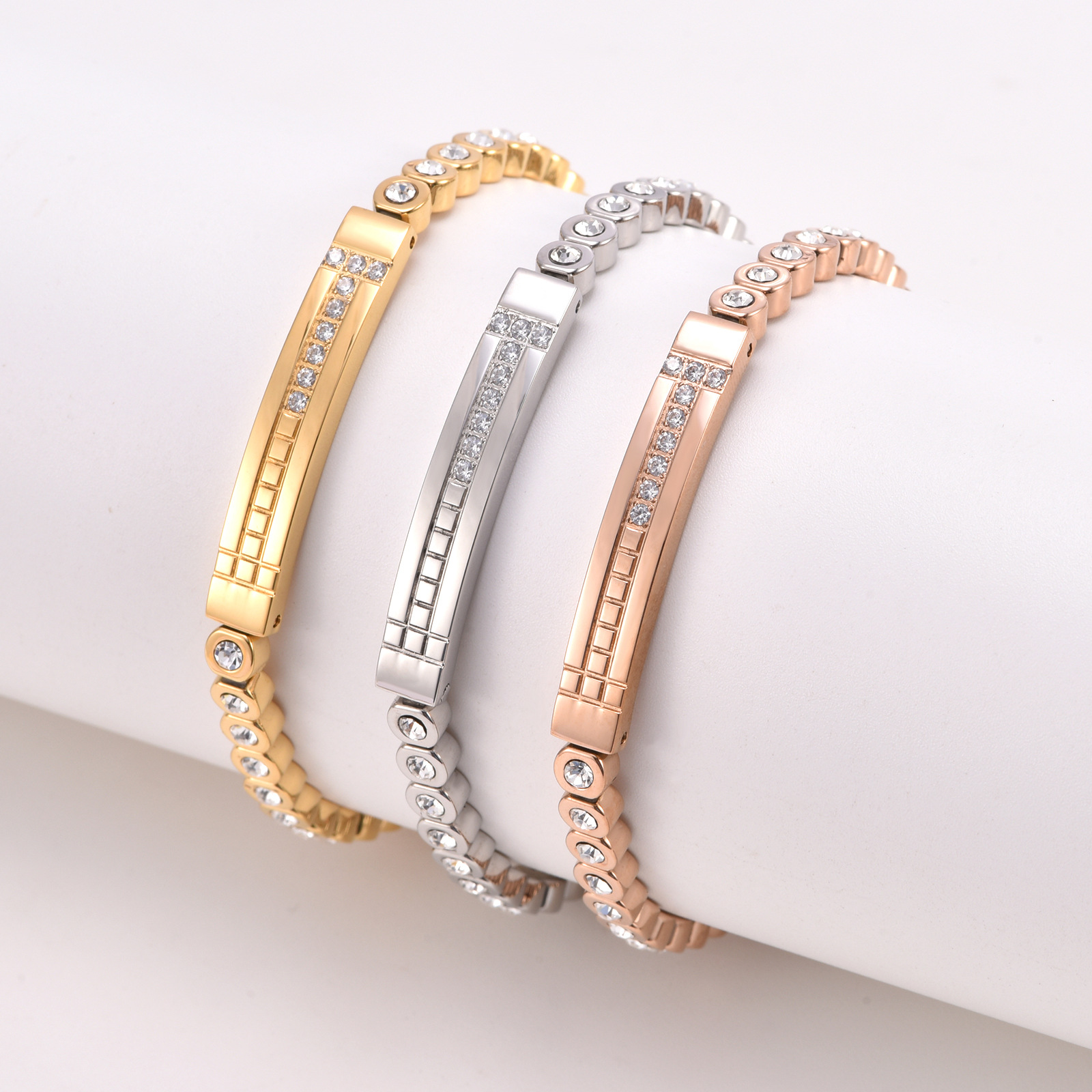 Popular Light Luxury High-grade Inlaid Stone Double T Bracelet Image 2