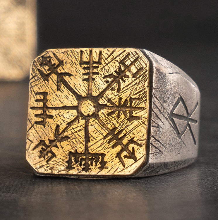 Viking Compass Ring in a box
