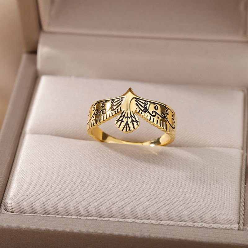 Inlaid Zircon Blackened Eagle Pattern Ring 7
