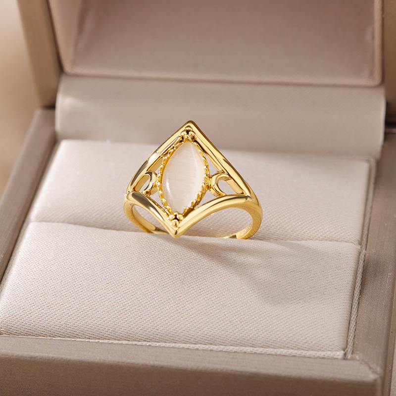 Inlaid Zircon Blackened Eagle Pattern Ring 8