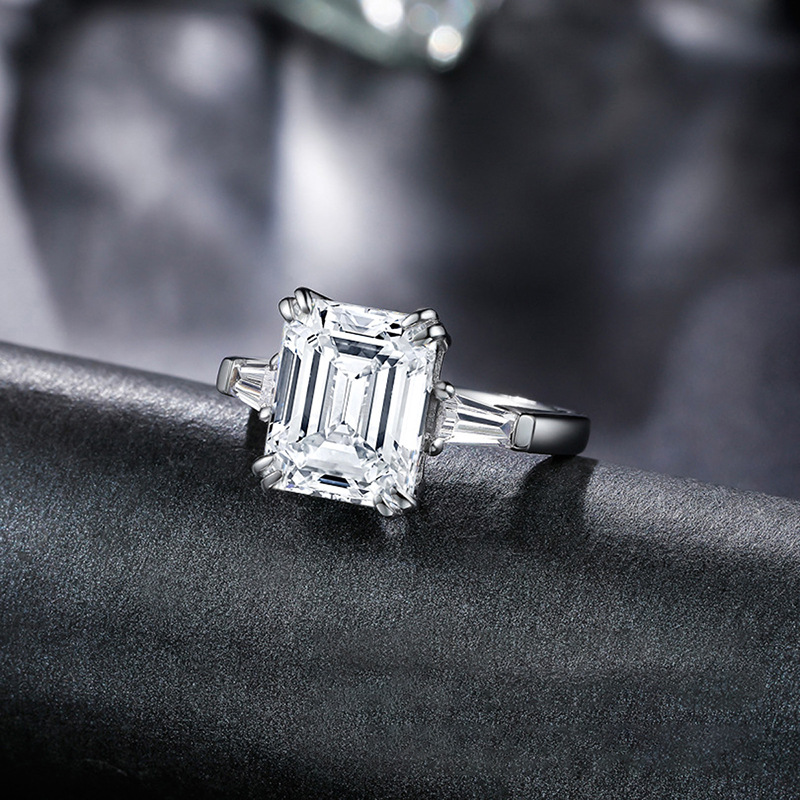 Emerald Ring Close Up