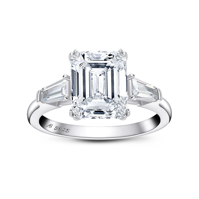 Emerald Ring Detail