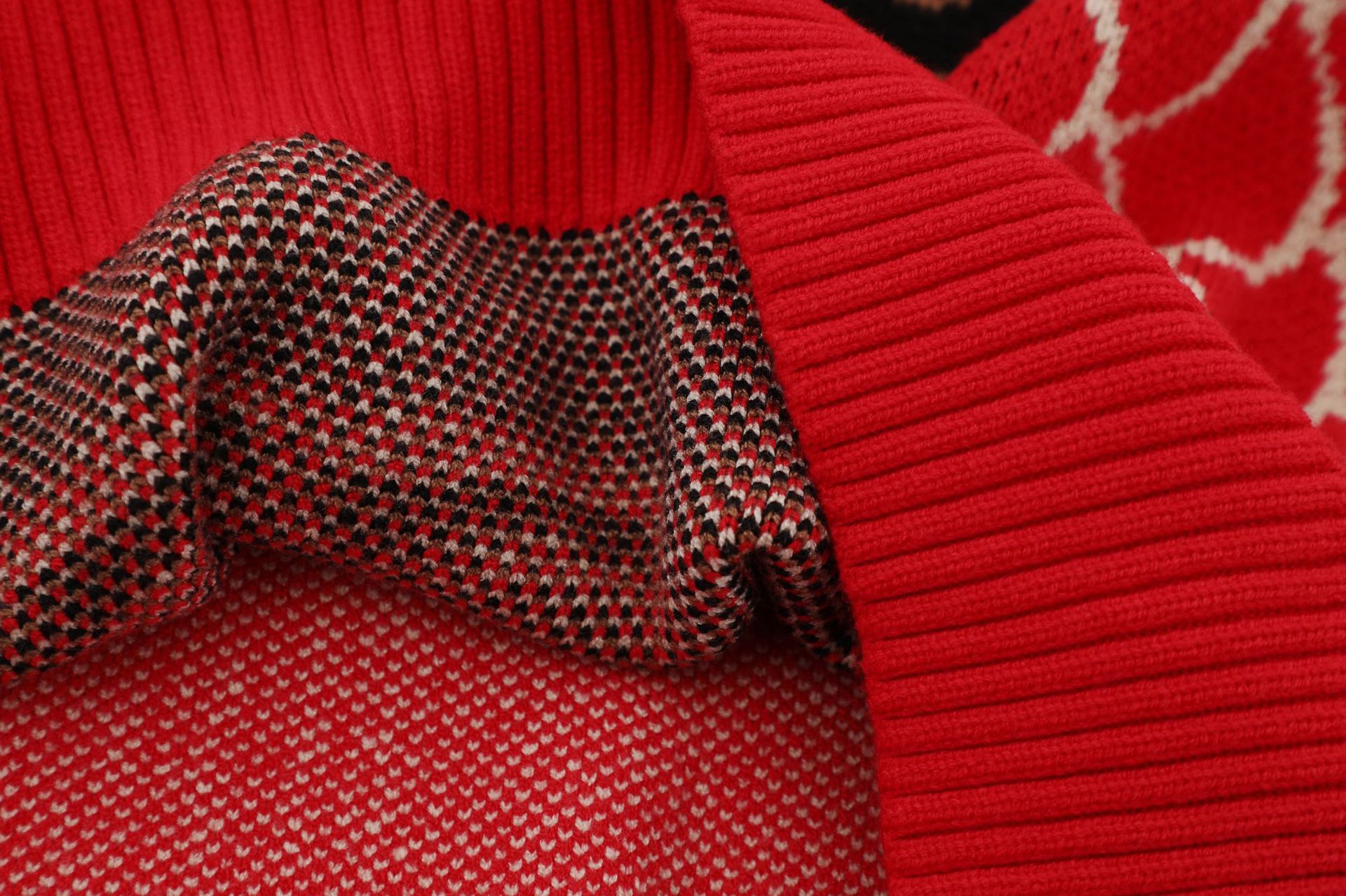 American-style Sweater Image 16