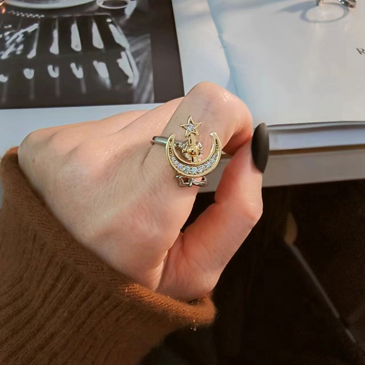 Star Moon Spinning Ring - Image 1