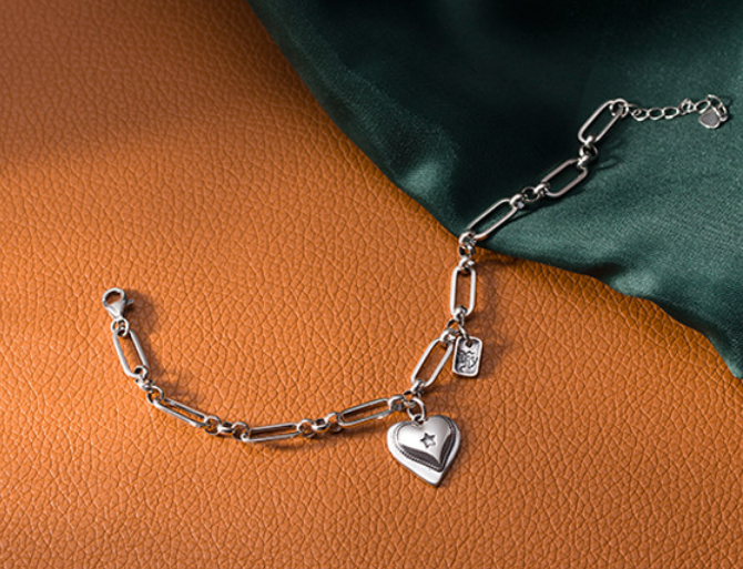 925 Loving Heart Bracelet - Image 2
