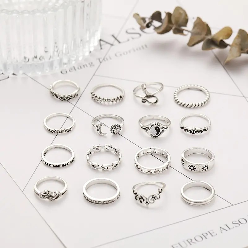 Retro Women's Black Drip Glazed Zircon Ring 3
