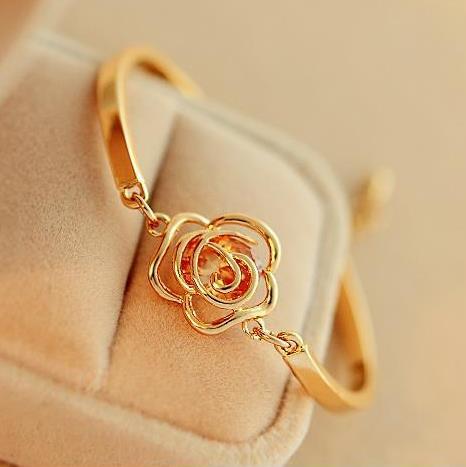 Stylish Rose Bracelet