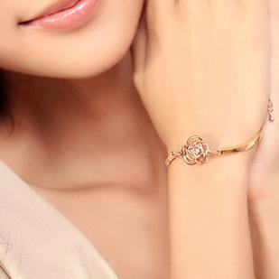 Elegant Bracelet Design