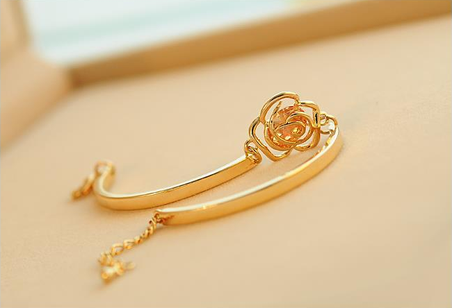 Chic Rose Gold Accessory