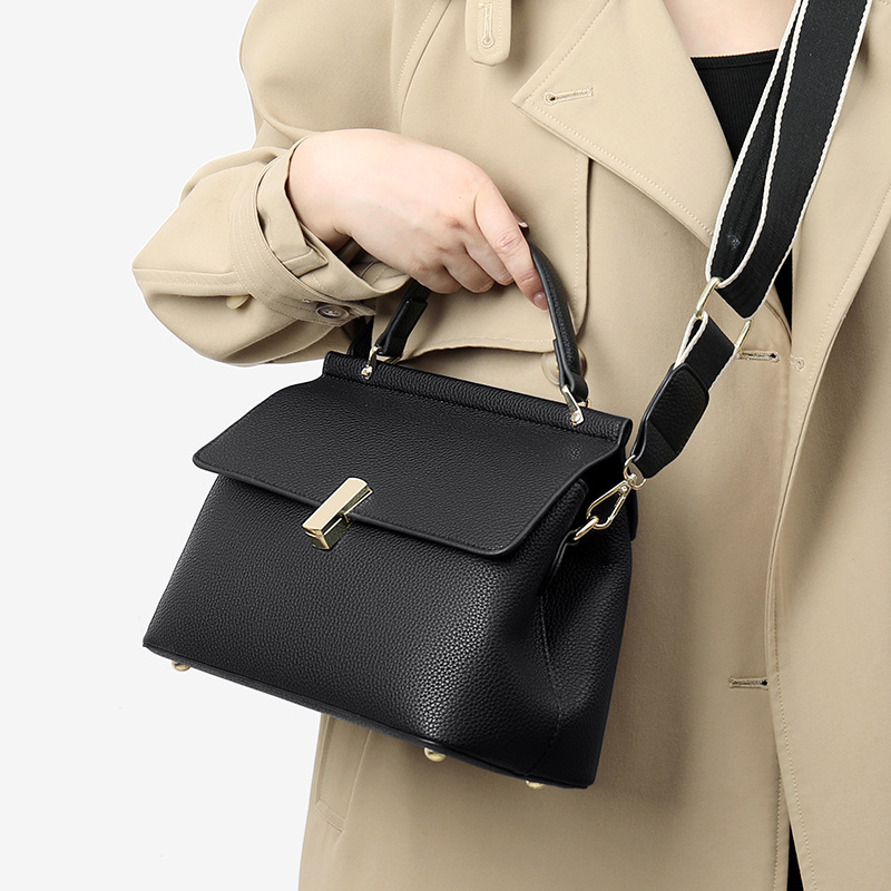 Single Shoulder Crossbody Handbag 4