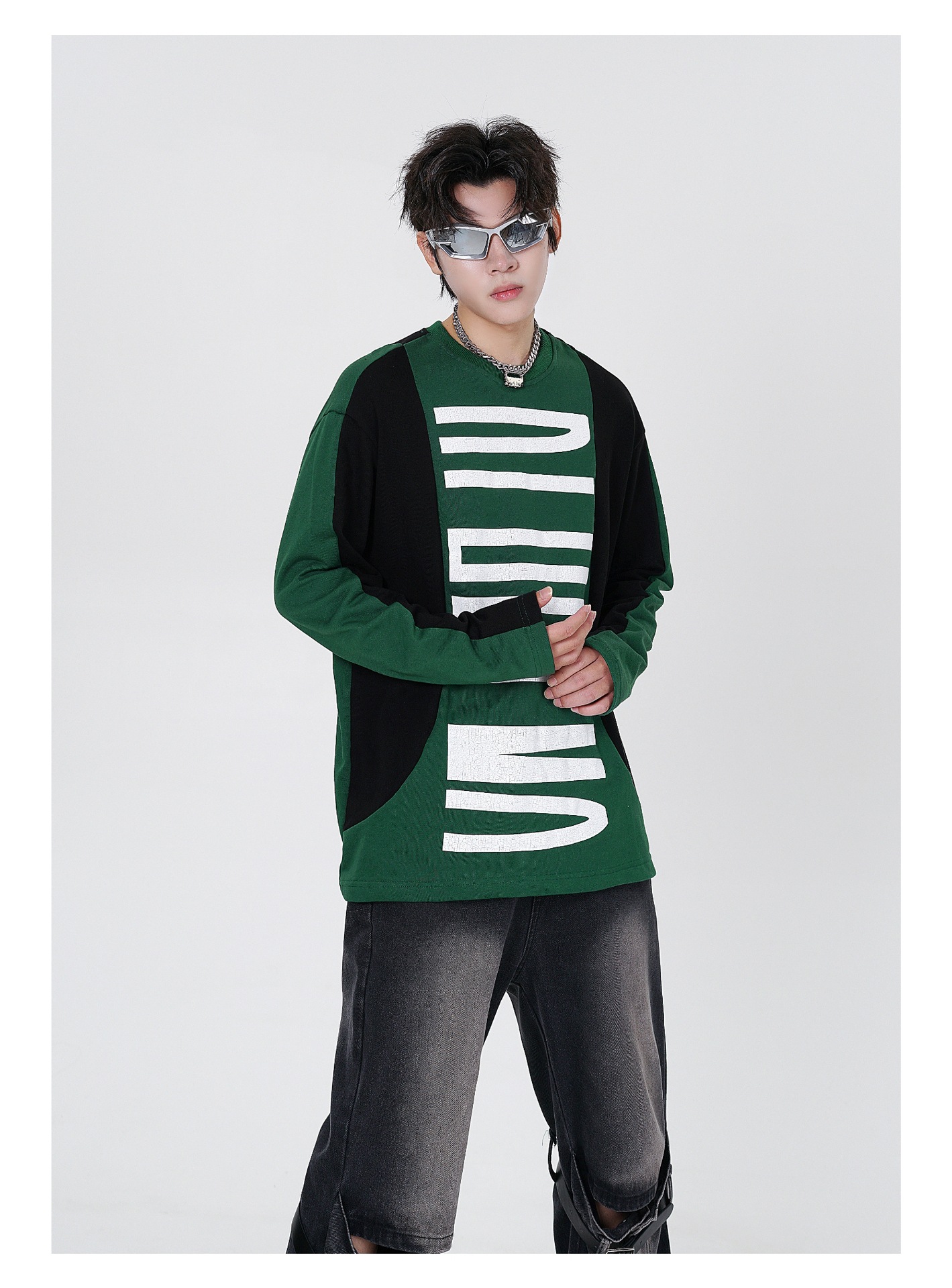 Sweater Image 3
