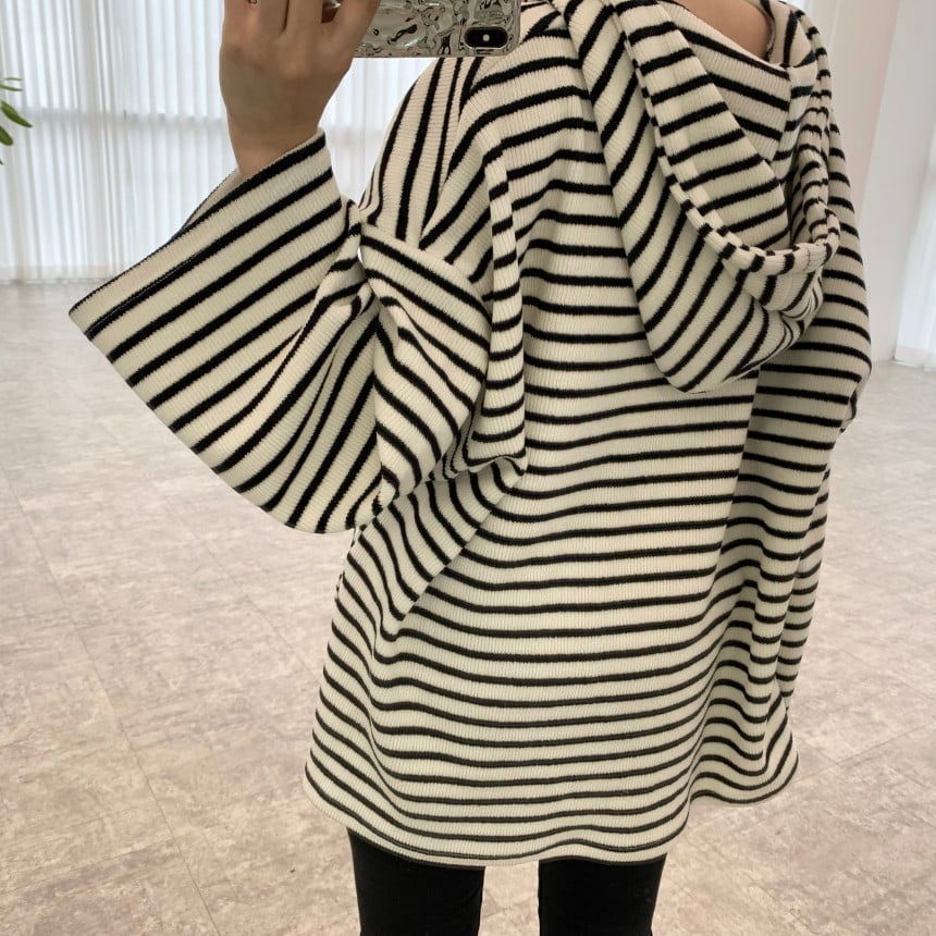 Women's Side Slit Long Sleeve Pullover Sweatshirt