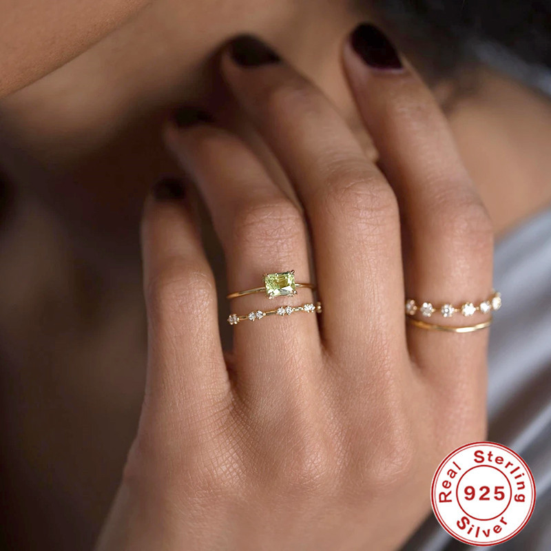 Fashion Classic Square Diamond Emerald Ring - View 3