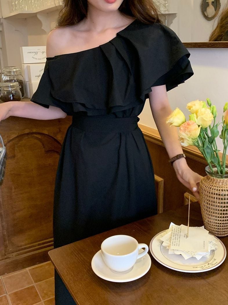 Elegant Dress - Image 2