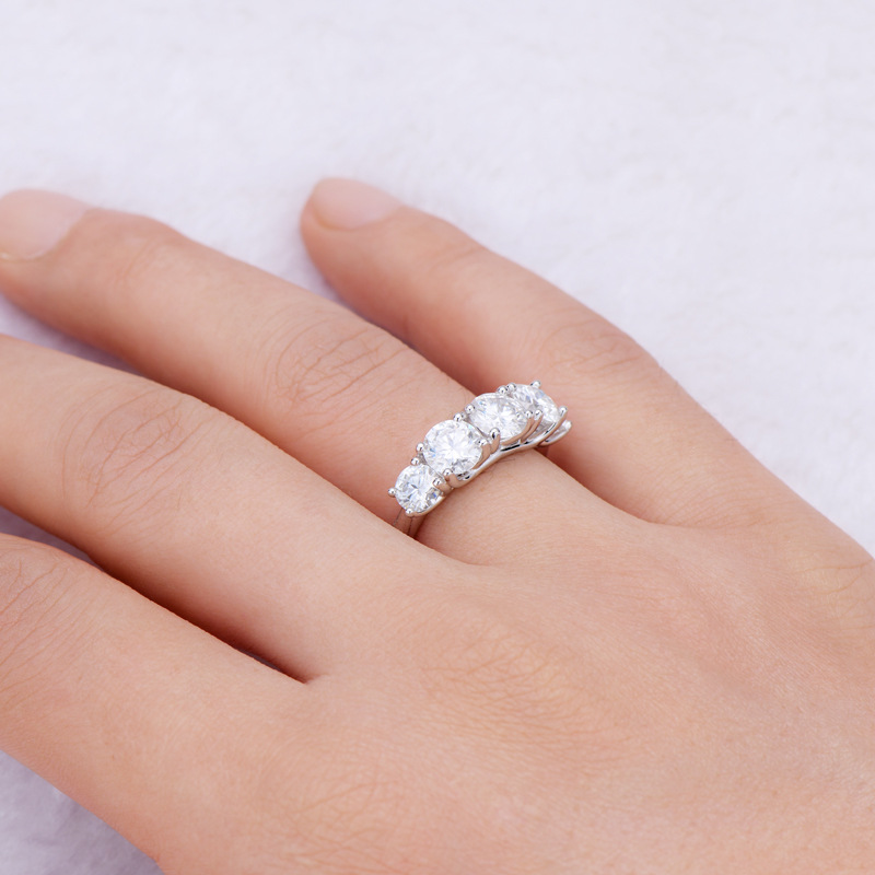 Lux Ins Style Moissanite Ring Image 1