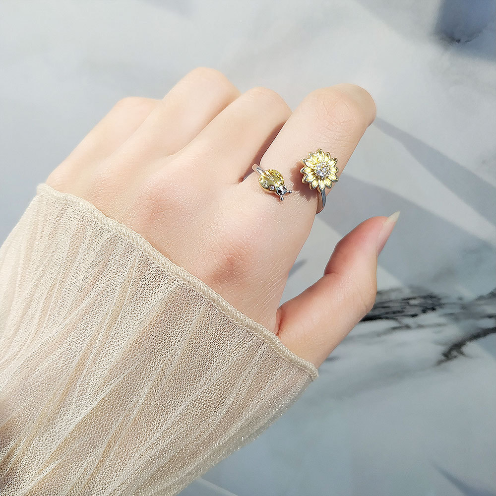 Rotating Zircon Ring Image 2