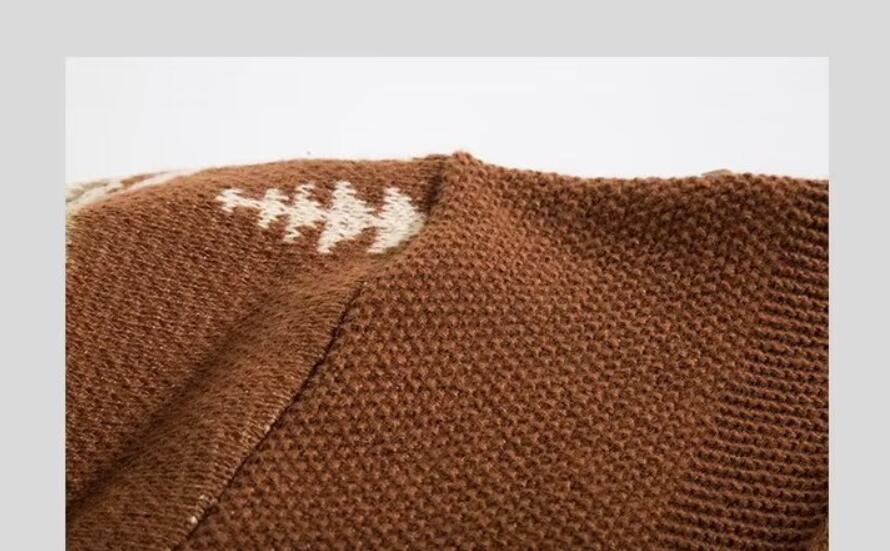 Men's Vintage Ethnic Style Round Neck Sweater Image 4