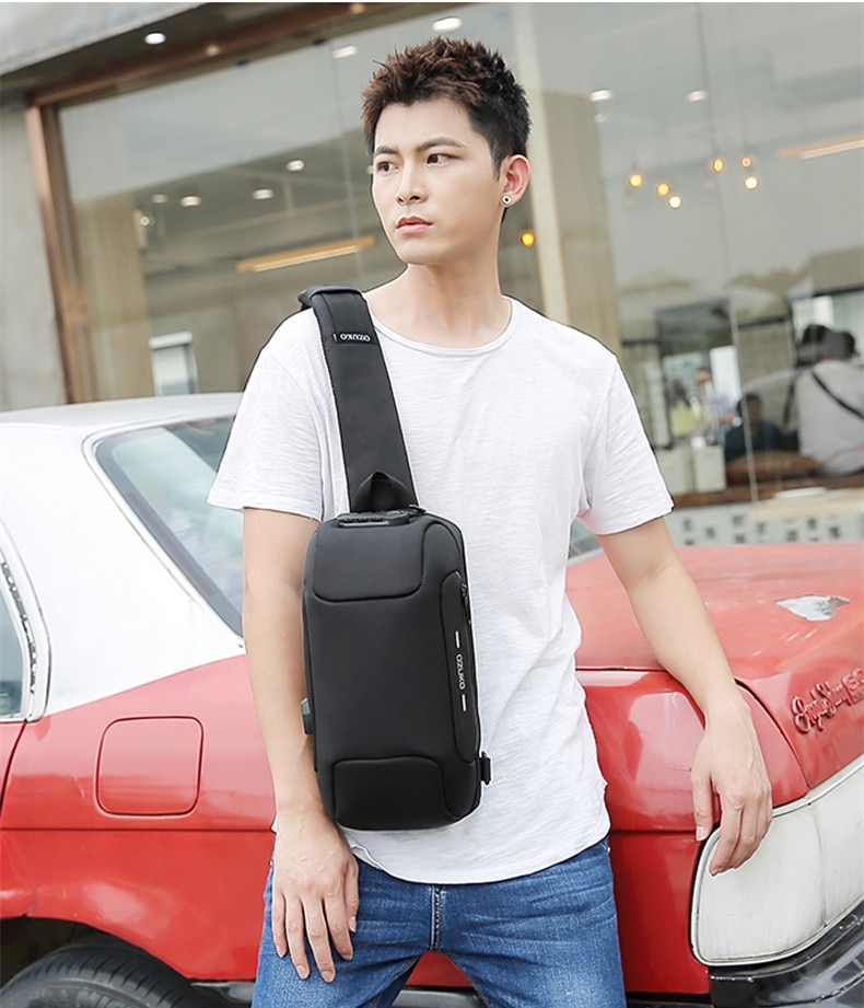 Shoulder Bag Image 1