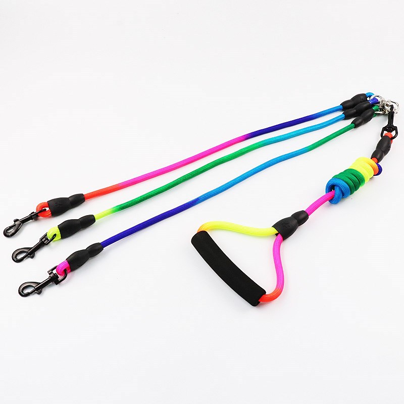 One Drag Three Dogs Leash Image 4