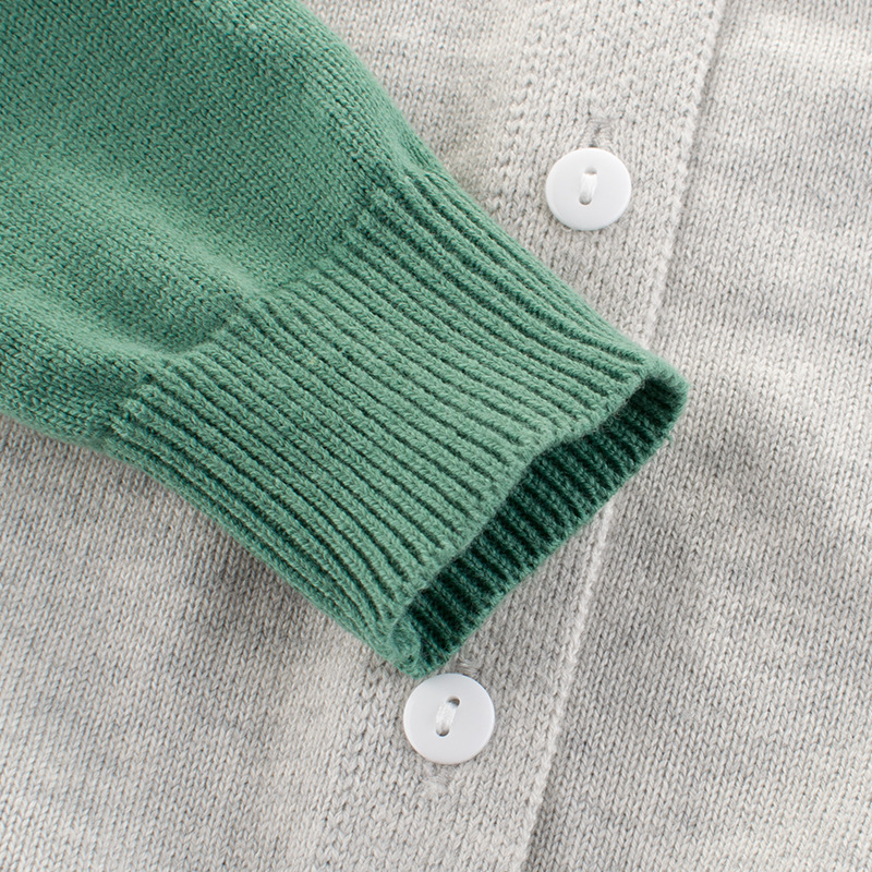 Children's coat sweater detail