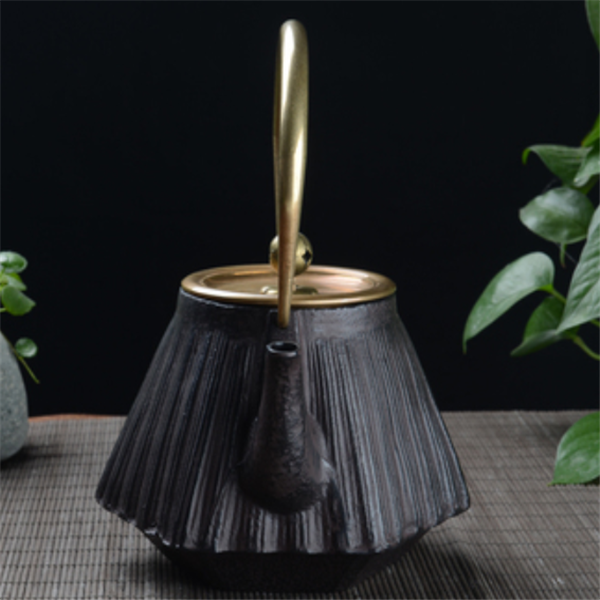 Copper Covered Iron Pot Image 2