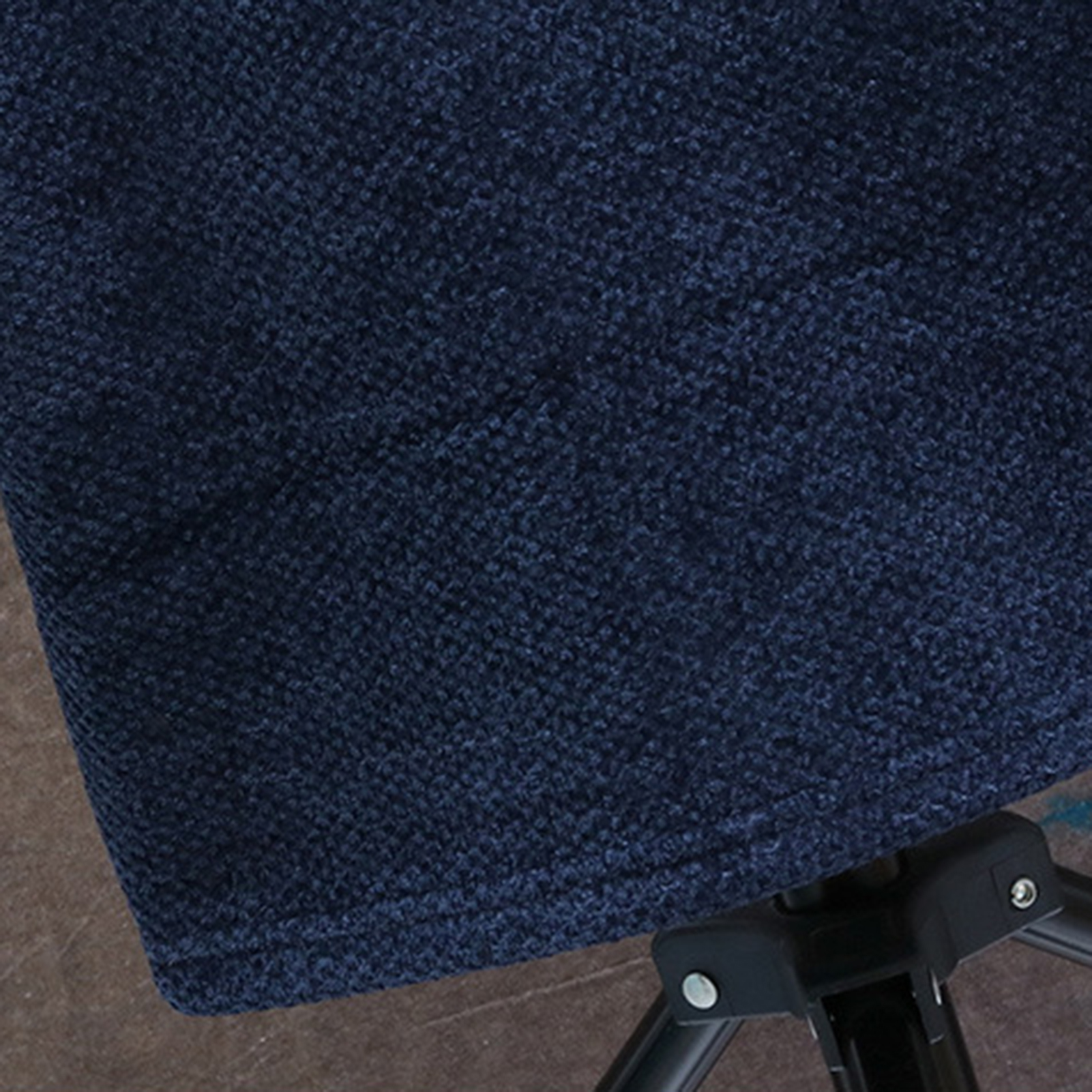 Plush Men's Sweater in black