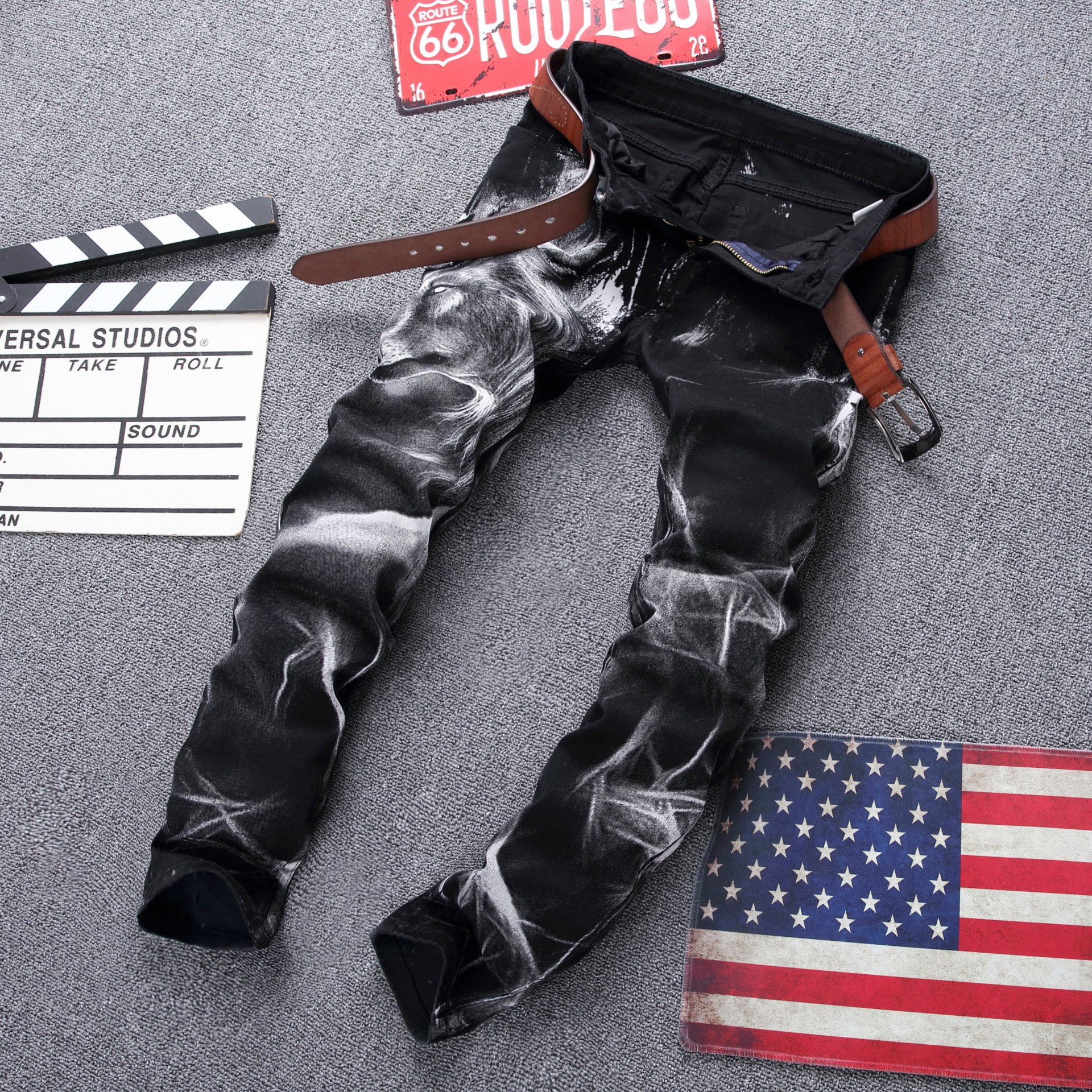 Wolf Print Jeans Image 4